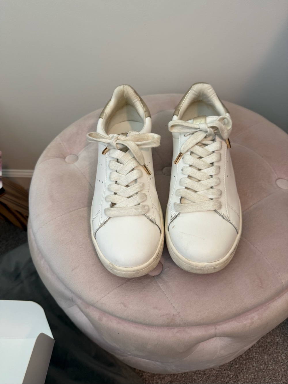 White House Black Market White Leather Low-Top Sneakers
